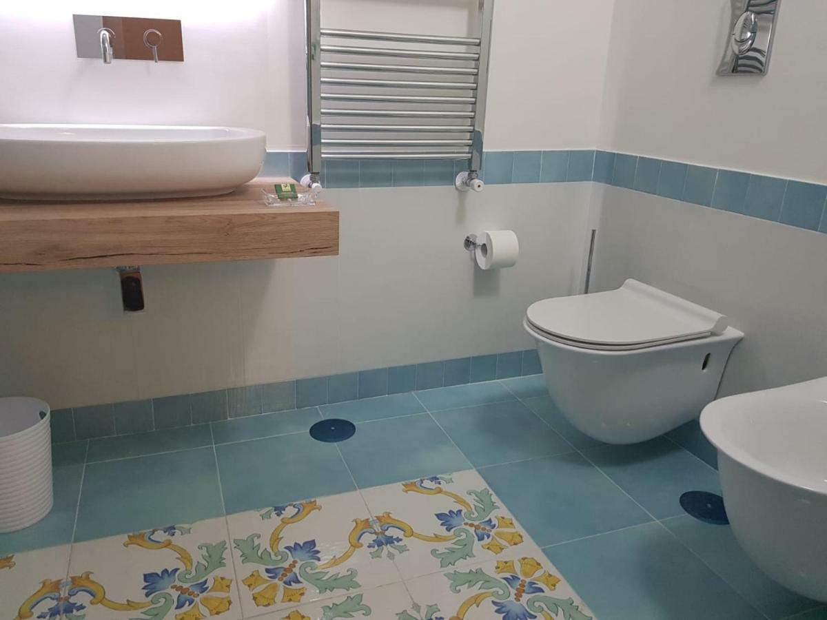 Residence San Mattia Наполи Екстериор снимка
