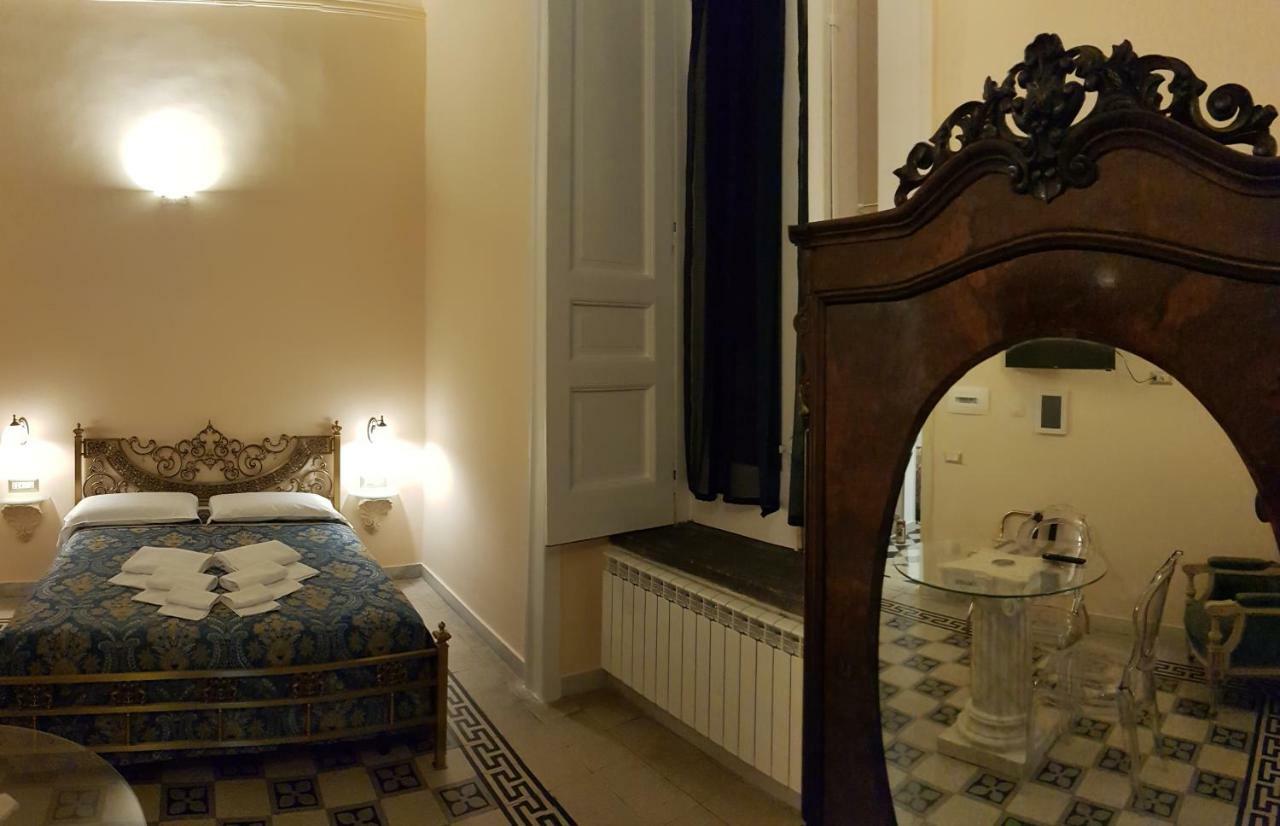 Residence San Mattia Наполи Екстериор снимка