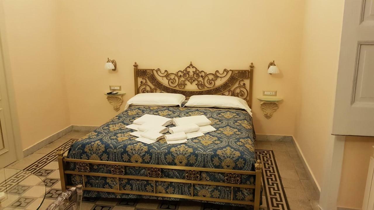 Residence San Mattia Наполи Екстериор снимка