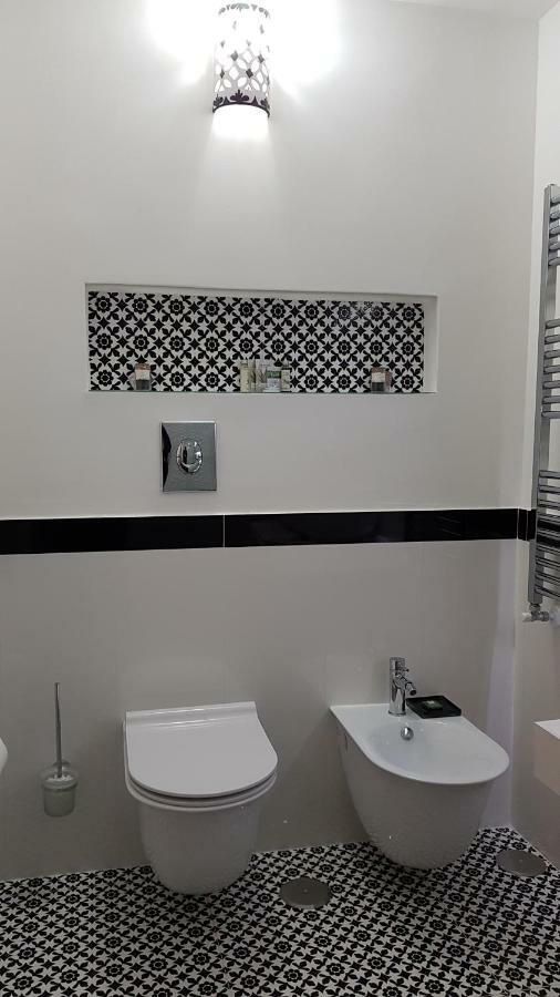 Residence San Mattia Наполи Екстериор снимка