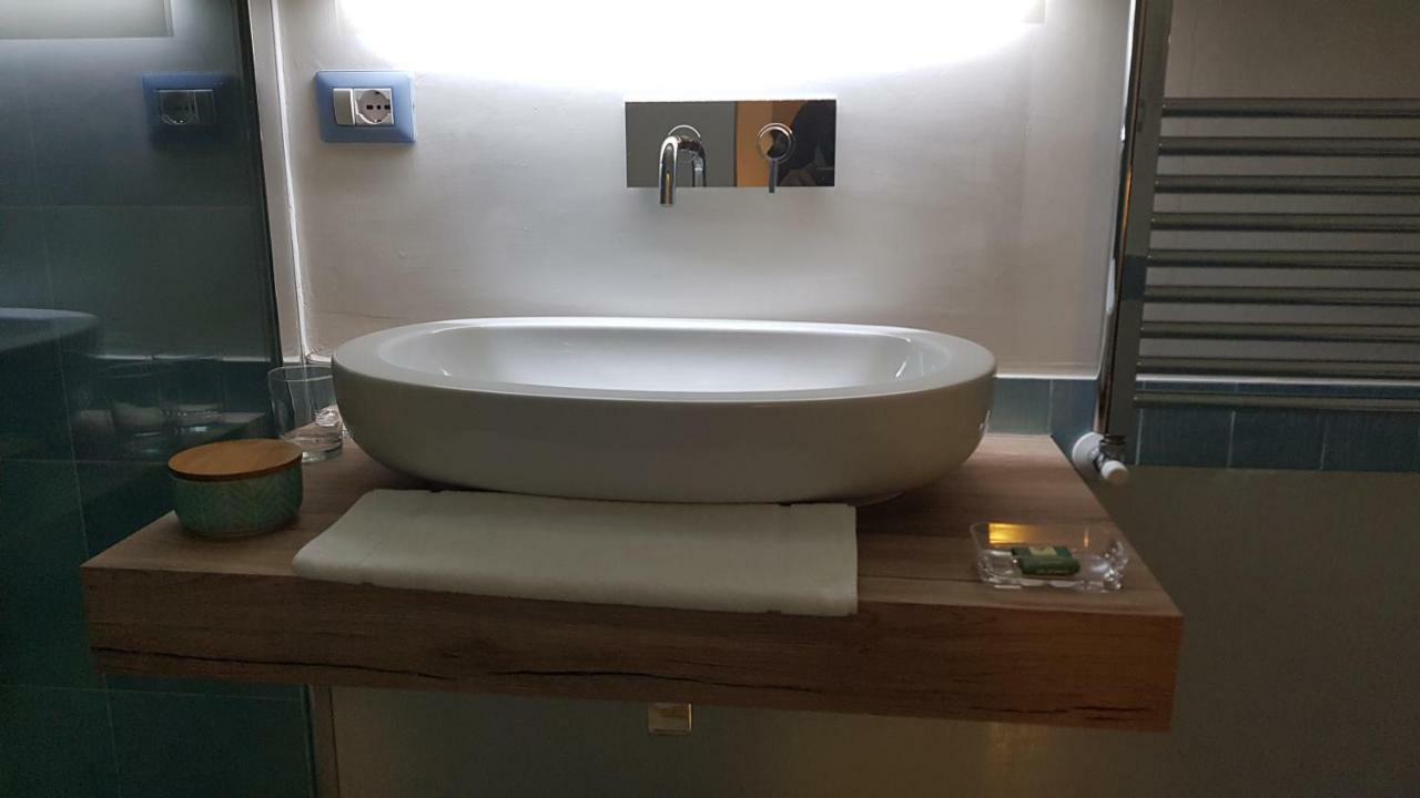 Residence San Mattia Наполи Екстериор снимка
