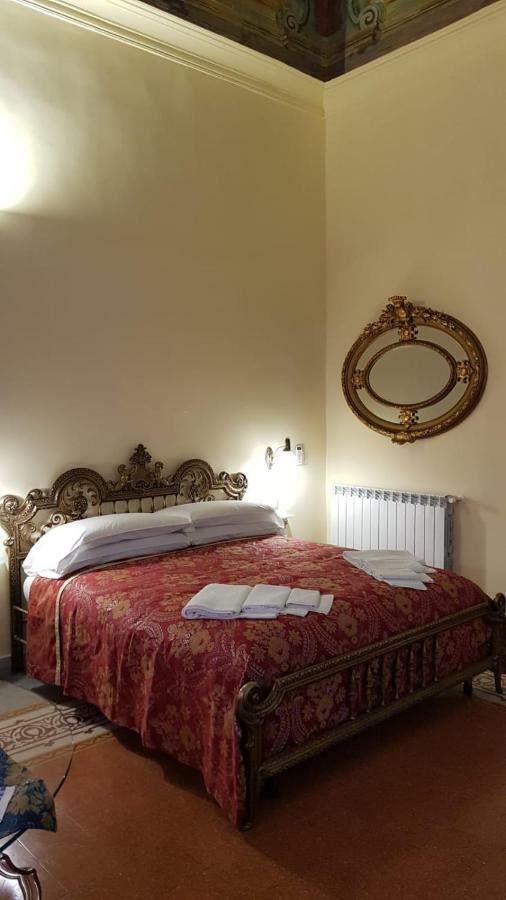 Residence San Mattia Наполи Екстериор снимка