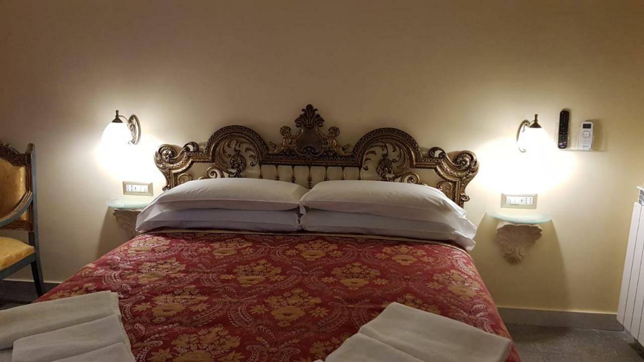 Residence San Mattia Наполи Екстериор снимка