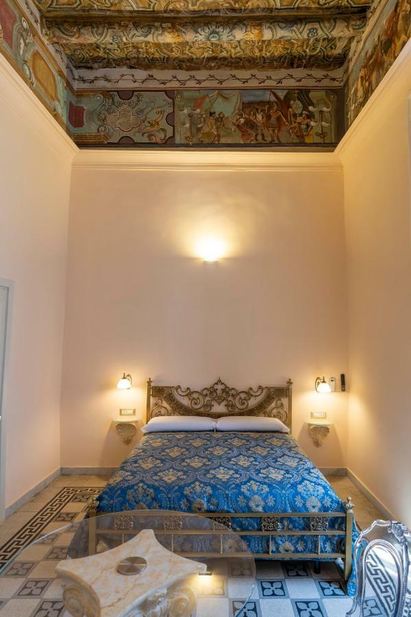 Residence San Mattia Наполи Екстериор снимка