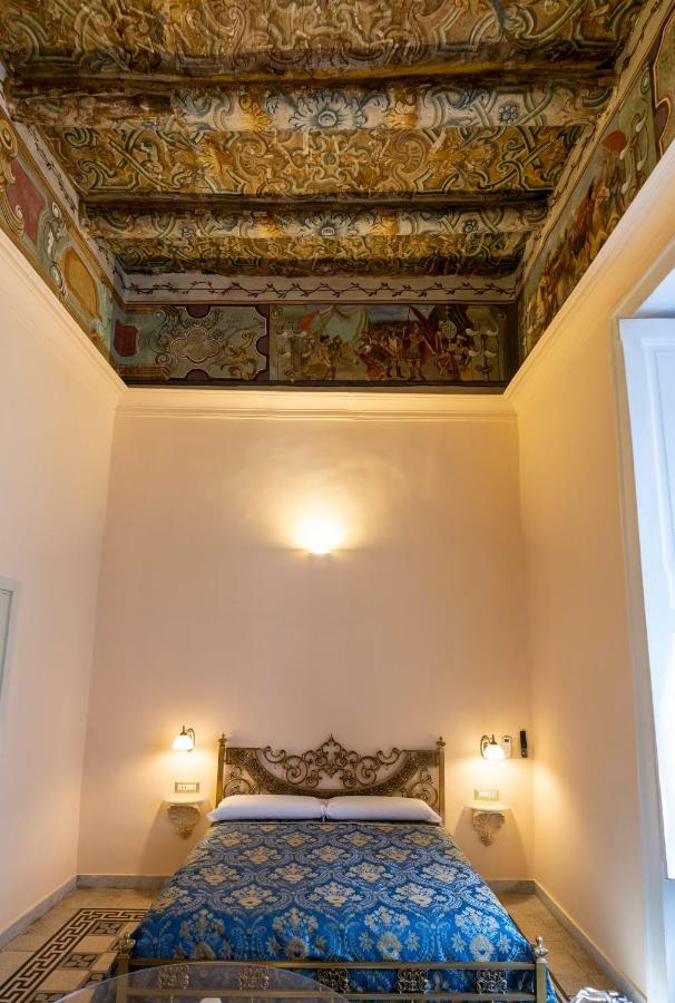 Residence San Mattia Наполи Екстериор снимка