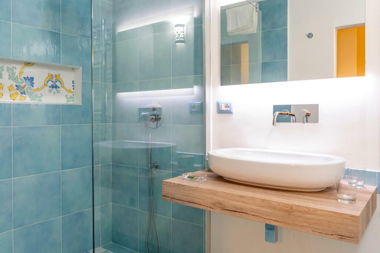 Residence San Mattia Наполи Екстериор снимка