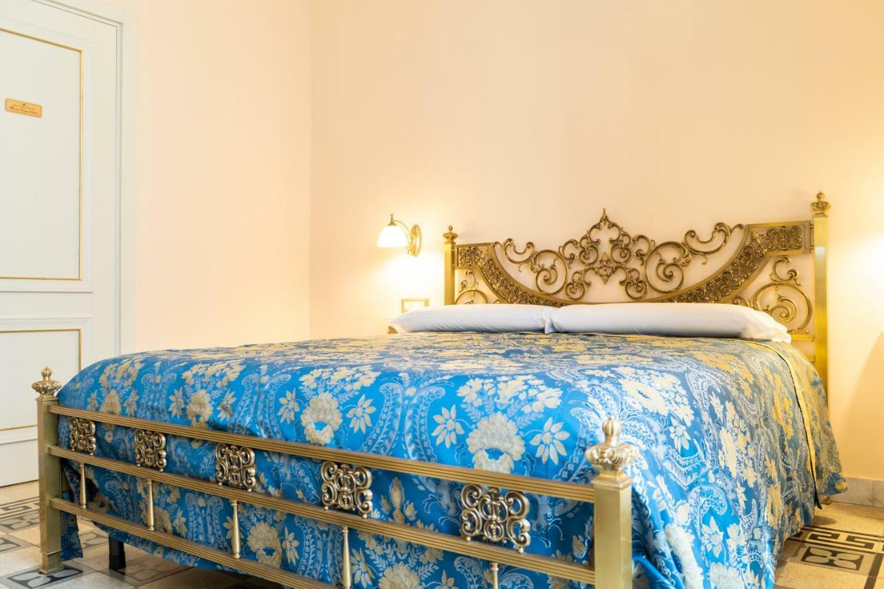 Residence San Mattia Наполи Екстериор снимка