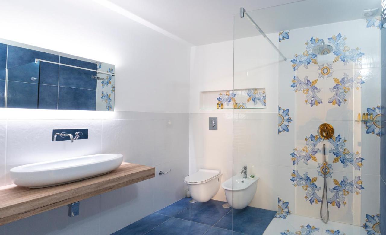 Residence San Mattia Наполи Екстериор снимка